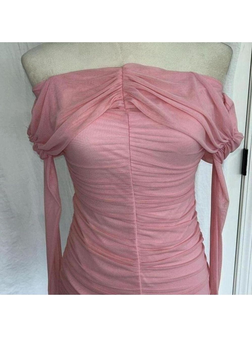 dresses - Picture 2 of 8